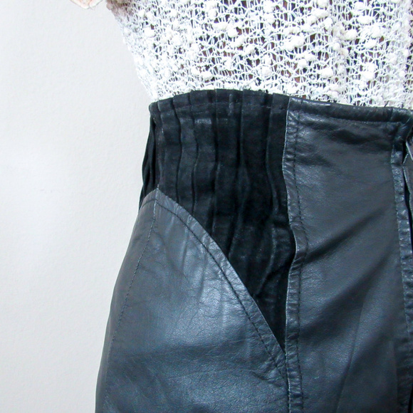 VINTAGE Black Leather Pencil Skirt - Picture 5 of 8